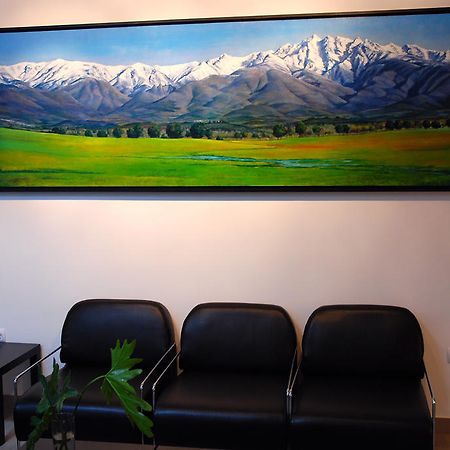 Hostal El Cardenillo 马德里加尔德拉韦拉 外观 照片