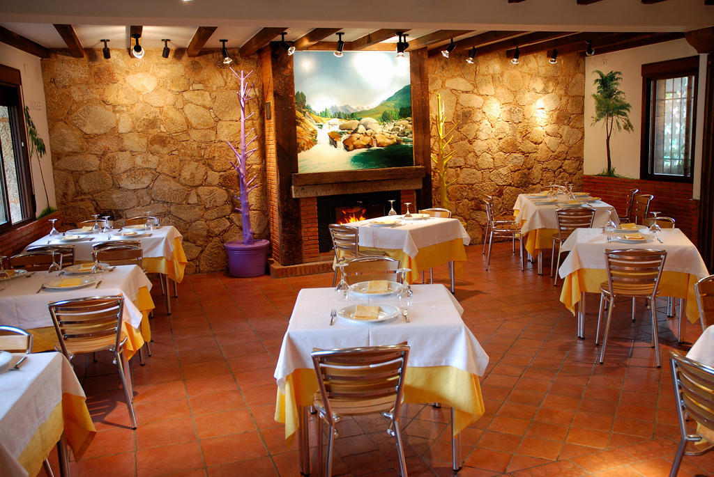 Hostal El Cardenillo 马德里加尔德拉韦拉 外观 照片