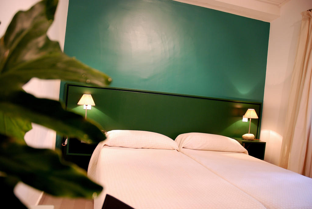 Hostal El Cardenillo 马德里加尔德拉韦拉 外观 照片